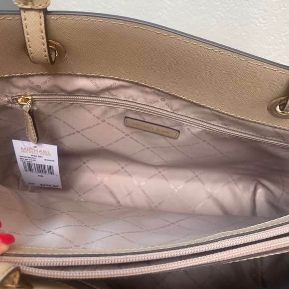 ✖️SOLD Michael Kors tote NWT - Picture 4 of 7